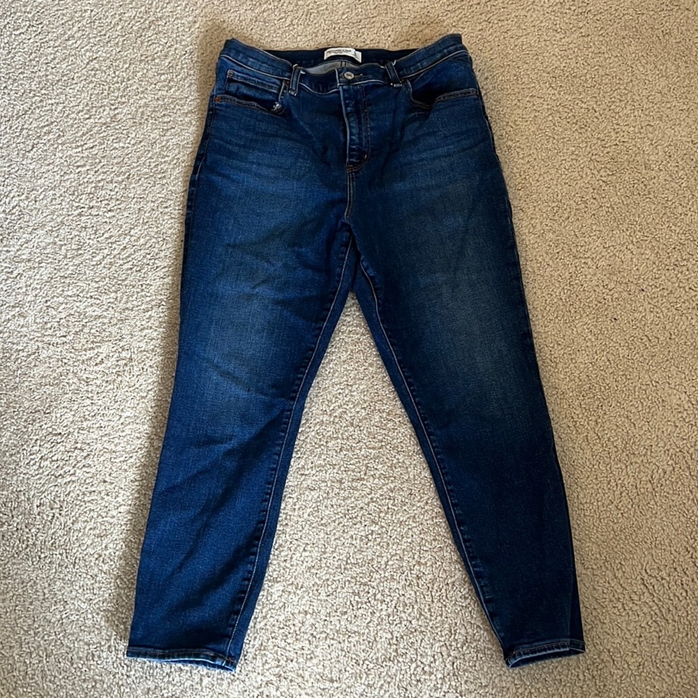 Abercrombie & Fitch - The Super Skinny Ankle High Rise 32 / 14 regular length